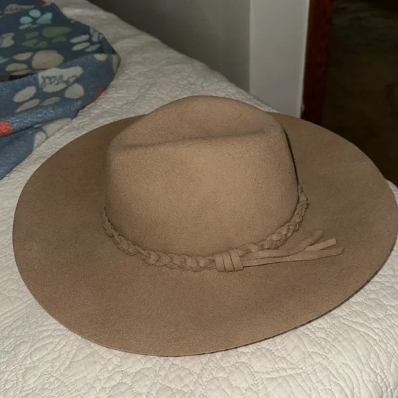 CC wool hat - Picture 1 of 4